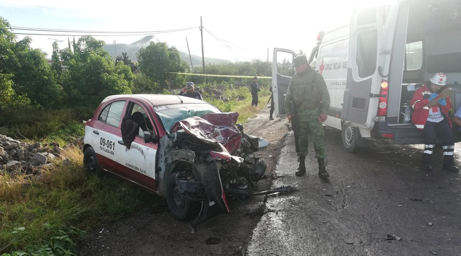 Se registra fuerte choque en carretera a Díaz Ordaz