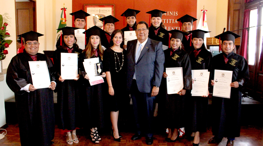 Se gradúa la sexta generación del Instituto de Ciencias Jurídicas de Oaxaca