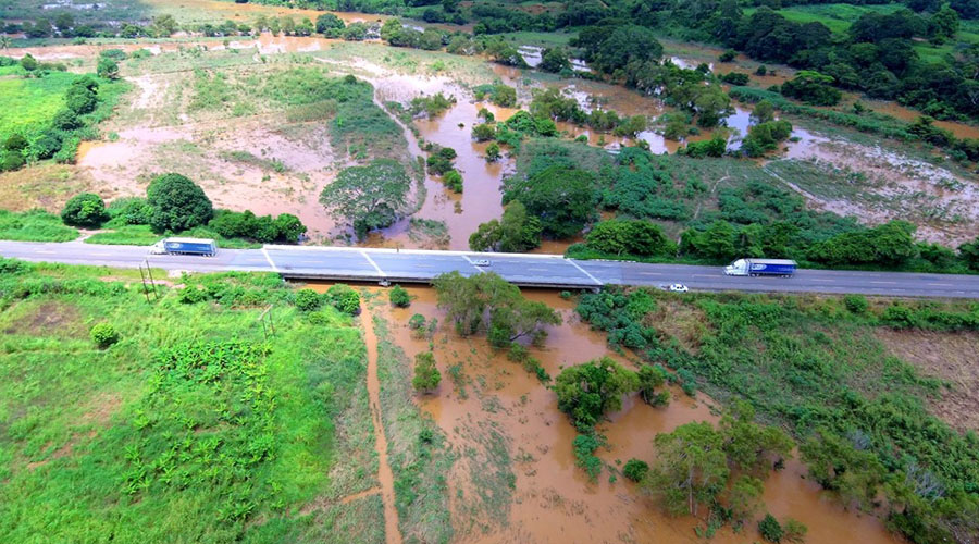 Fuertes lluvias dejan severas afectaciones en Matías Romero