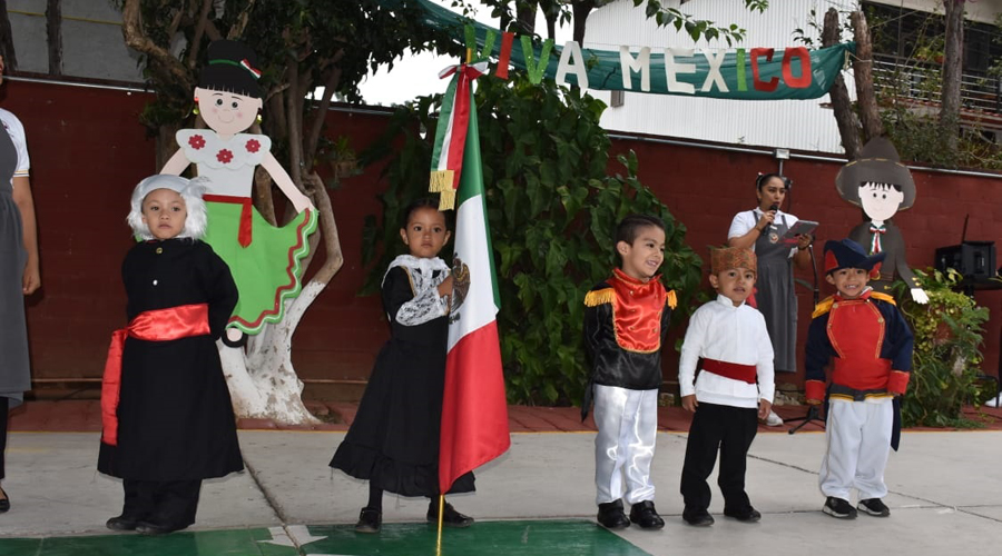 Alumnos del Colegio Educativo de Antequera celebran La Independencia