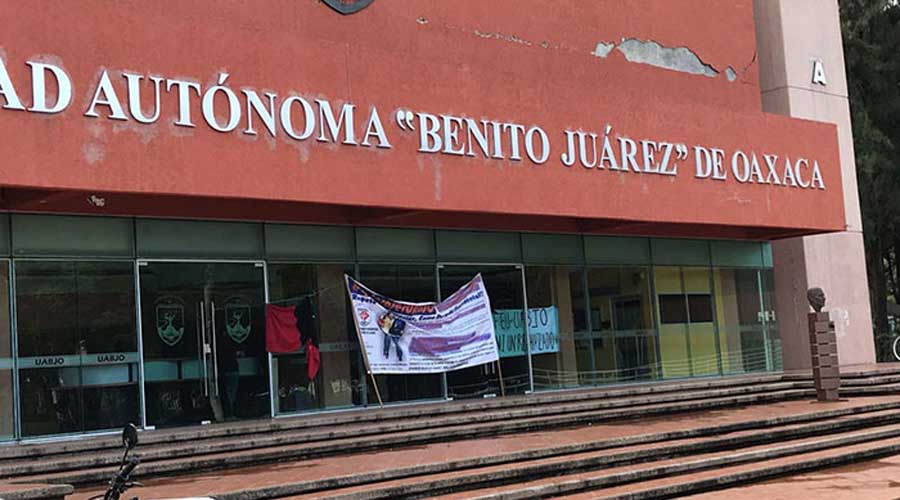 Detienen a dirigentes del Bloque Estudiantil Anarquista en edificio de rectoria de la UABJO