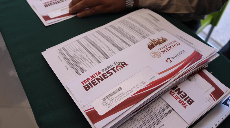 “Ninis” engrosan burocracia; reclutan a 11 mil becarios en Oaxaca