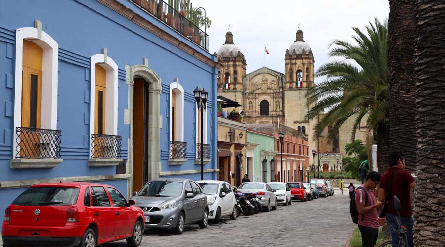 Con un colchón en el piso, Airbnb la “rompe” en Oaxaca