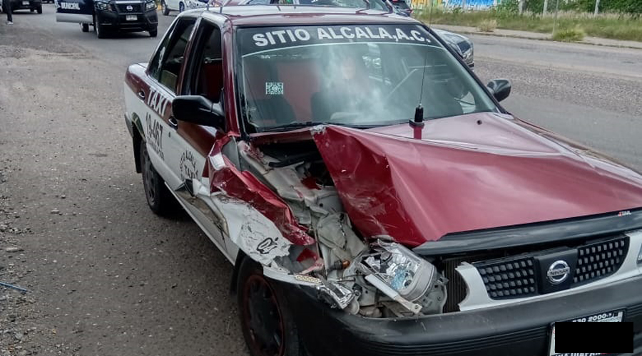 Taxista choca con patrulla en Huajuapan | El Imparcial de Oaxaca
