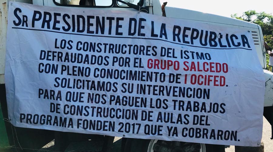 Bloquean constructores en Juchitán