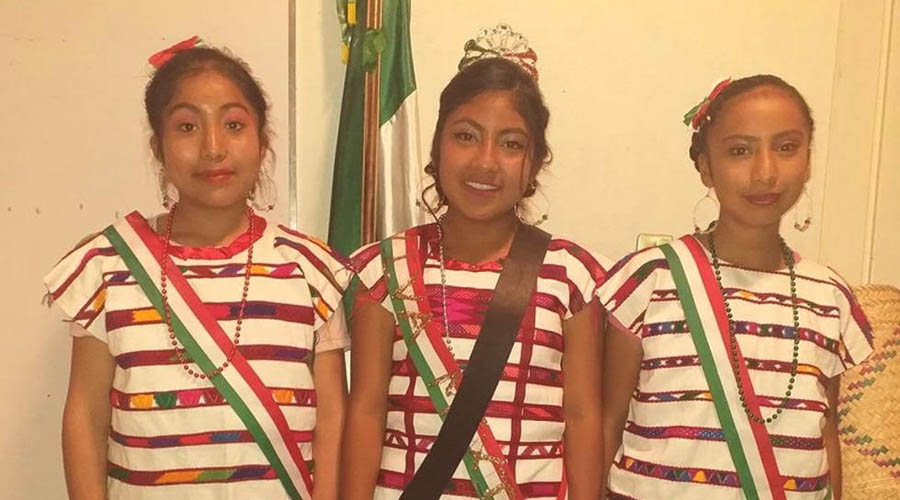 Jóvenes mixtecas se convirtieron en protagonistas de las fiestas patrias