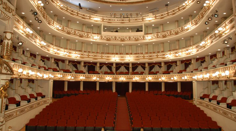 Cumple 110 años el Teatro Macedonio Alcalá