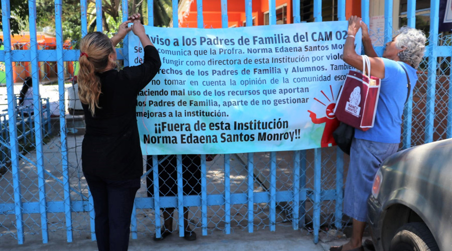 Denuncian abusos de la directora del CAM de la colonia Miguel Aleman, Oaxaca