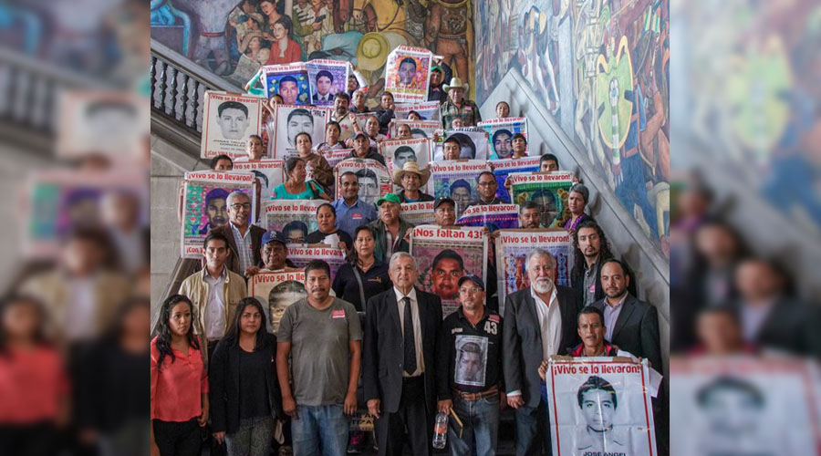 Refrenda AMLO su apoyo a padres de los 43 normalistas | El Imparcial de Oaxaca