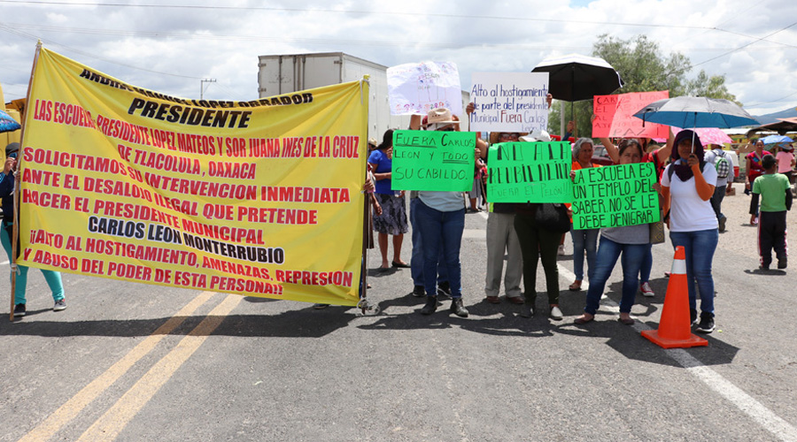 Protestan contra posible reubicación de escuelas en Tlacolula