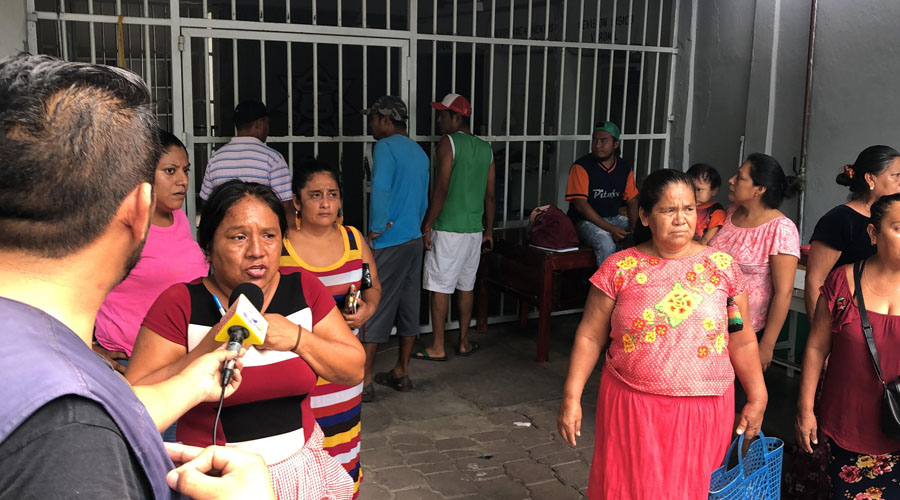 Traslado de 182 reos molesta a familiares en Juchitán