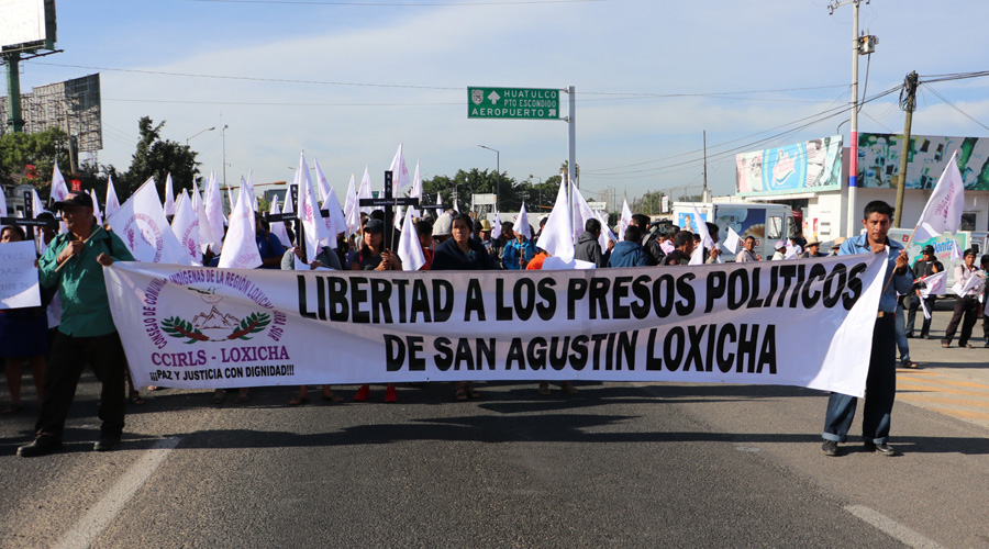 Marchan loxichas; exigen libertad de presos políticos | El Imparcial de Oaxaca