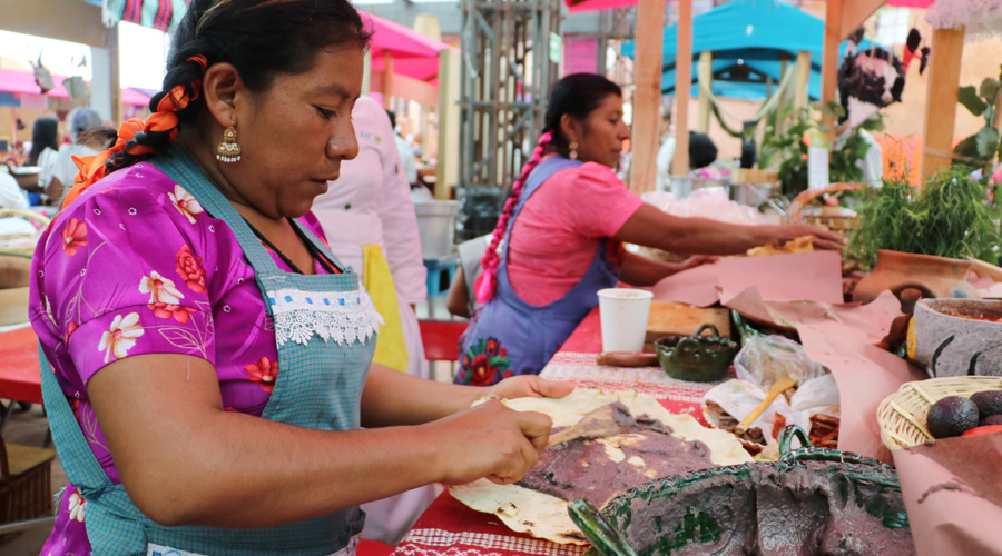 Llaman a proteger la cocina tradicional de Oaxaca
