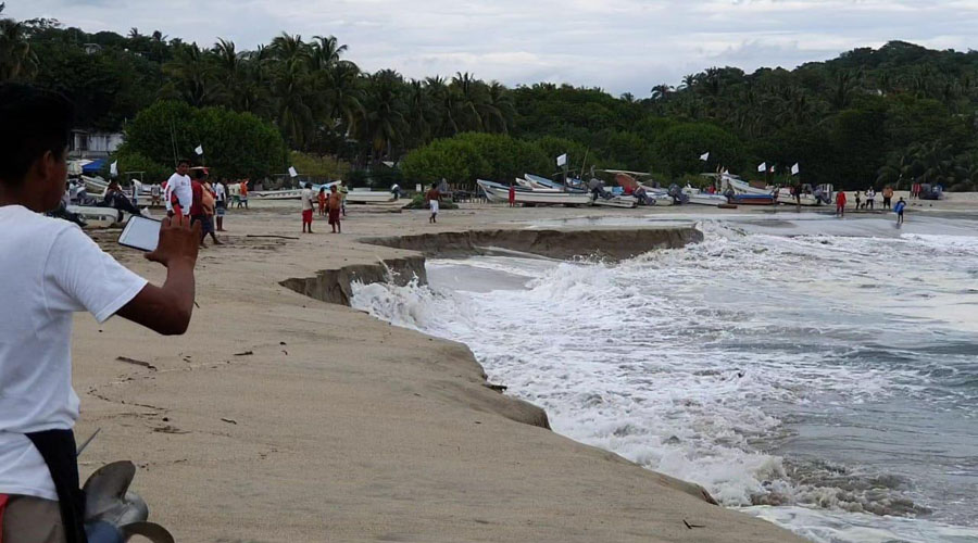 Mar de Fondo afecta a las playas de Oaxaca