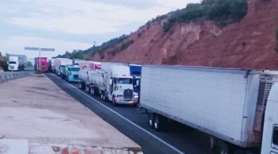 Piden transportistas de la Mixteca intervención de la Fiscalía Estatal