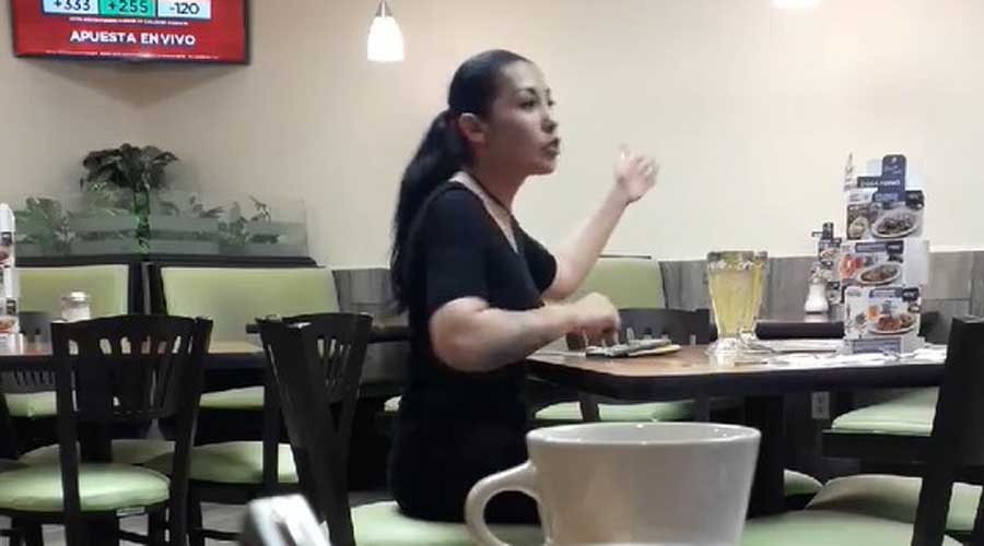 Video: Mujer pelea en restaurante con su novio… ¡invisible! | El Imparcial de Oaxaca
