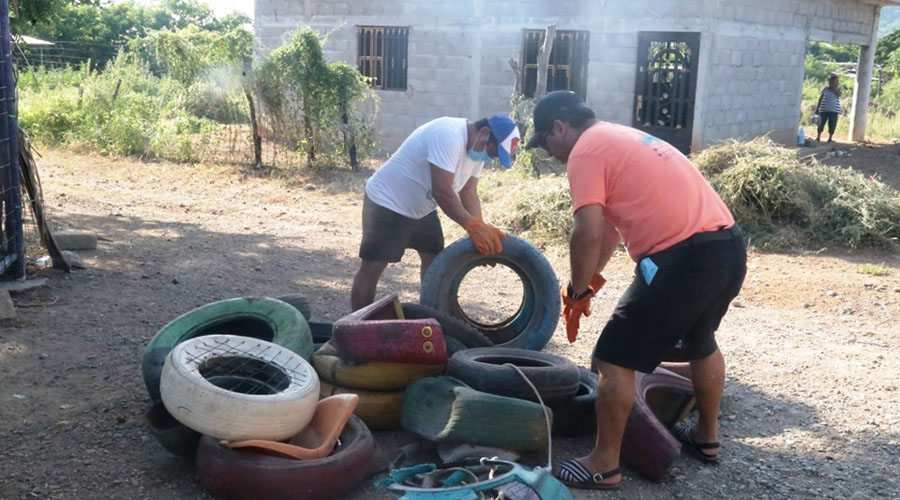 Continúan combatiendo el dengue en Salina Cruz