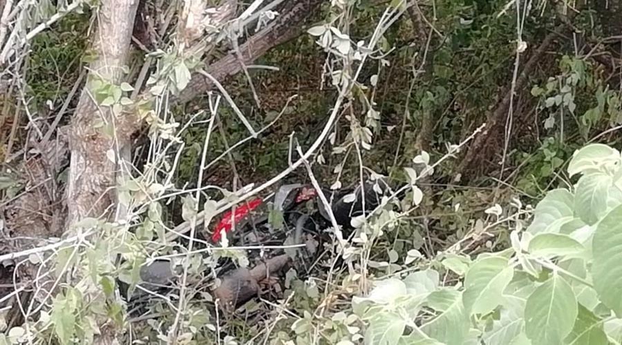 “Vuela” motociclista y cae a profundo barranco en la 175 | El Imparcial de Oaxaca