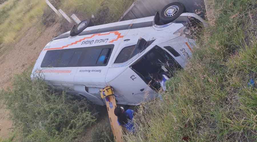 Fatídico accidente de Urvan en carretera Oaxaca-Miahuatlán