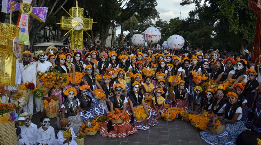 Tradicional comparsa en Oaxaca