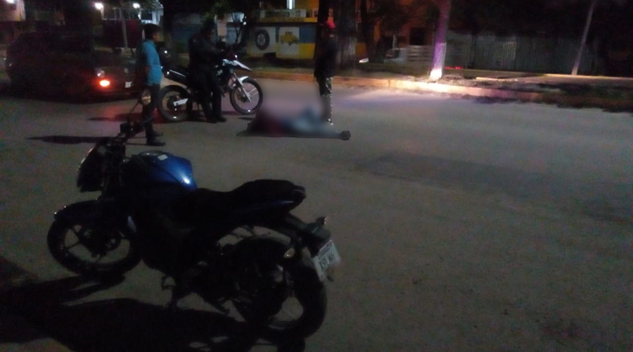 Derrapa motociclista por un tope sin señales en avenida Ferrocarril | El Imparcial de Oaxaca