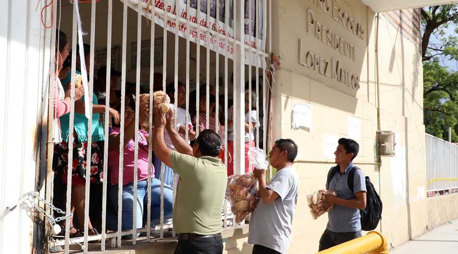 Pelean por reubicación de escuela Presidente López Mateos en Tlacolula