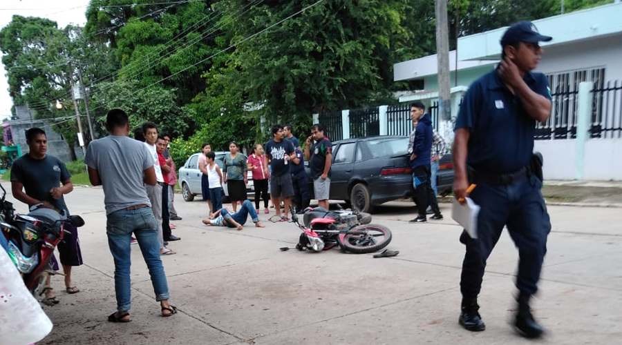 Ebrio motociclista derrapa, queda grave en Santa María Petapa