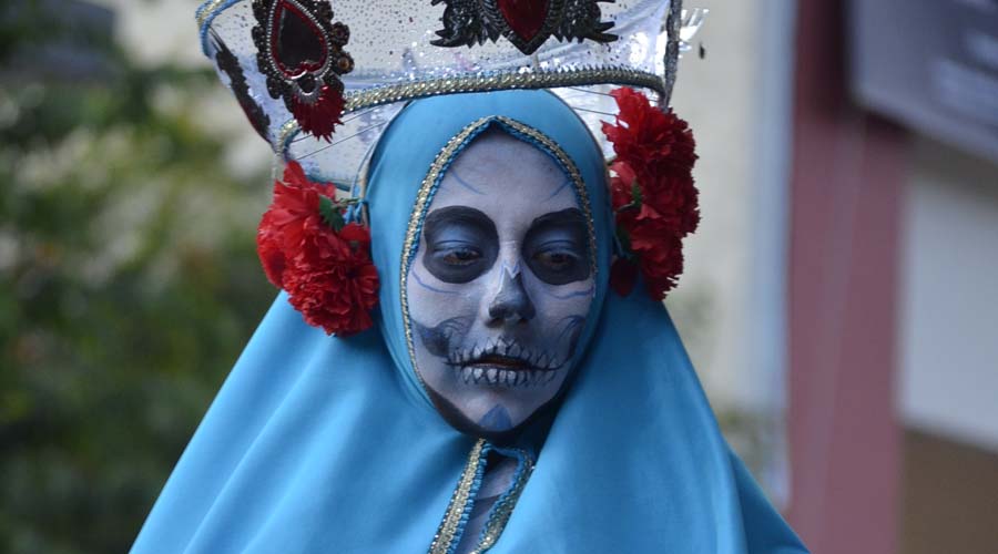 Tradicional comparsa en Oaxaca