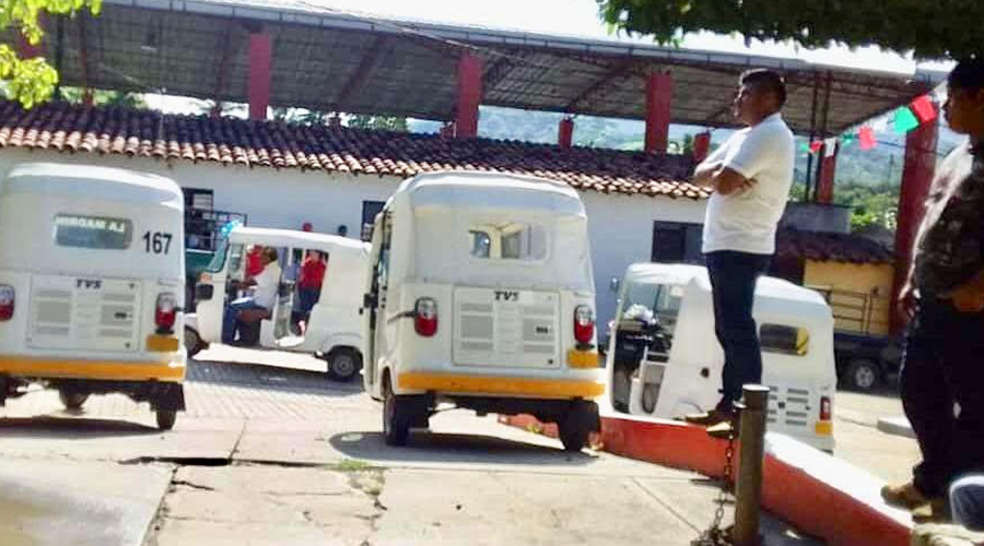 Continúa conflicto entre moto taxis y  transportistas en la costa de Oaxaca