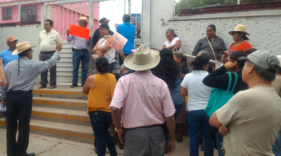 Toman colonos de Huajuapan oficinas del Sapahua | El Imparcial de Oaxaca