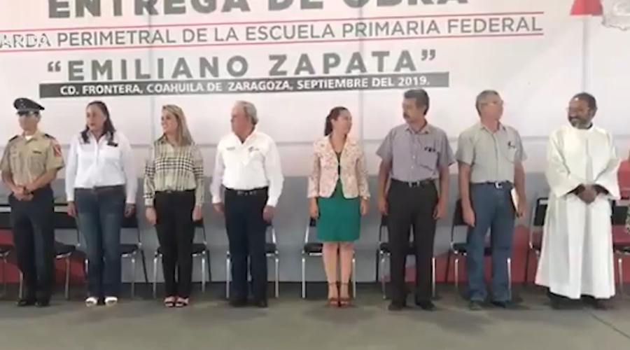 Video: maestro confunde juramento a la bandera con oración | El Imparcial de Oaxaca