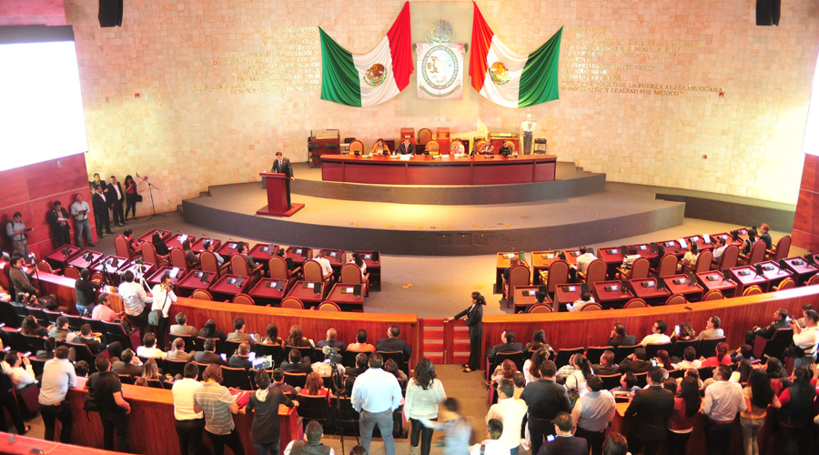 Congreso Local de Oaxaca solo trabaja bajo “amenaza”