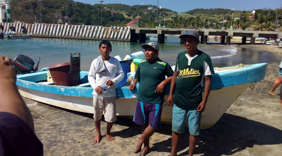 Rescatan a pescadores extraviados