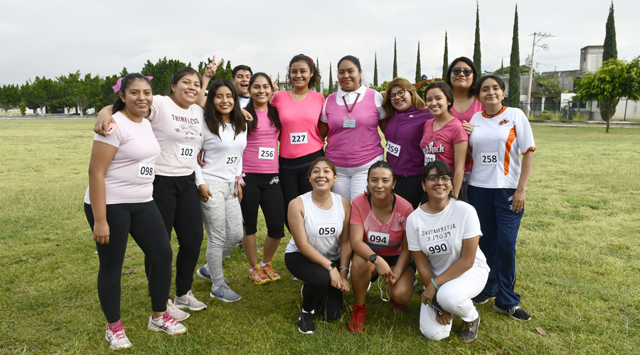 Alumnos de la URSE participan en carrrera con causa contra el cáncer