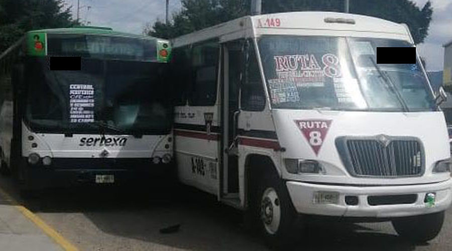Por imprudencia chocan conductores de camiones | El Imparcial de Oaxaca