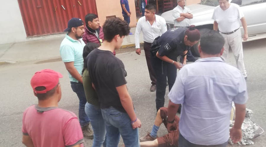 Ciudadano es arrollado por un Aveo en mercado de 5 Señores | El Imparcial de Oaxaca
