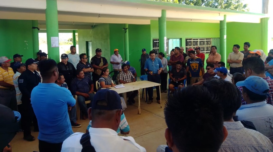 Con bloqueo exigen seguridad pobladores de Morro Mazatán