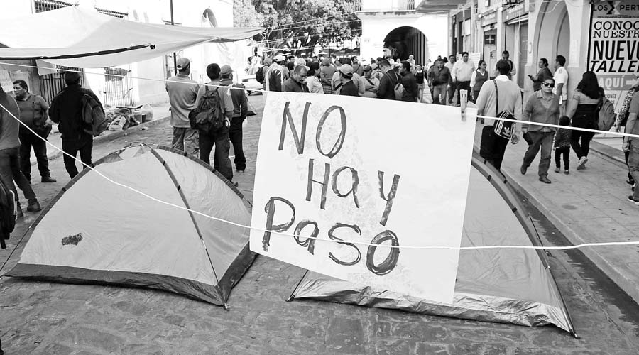 Conmemoran la Revolución entre protestas | El Imparcial de Oaxaca