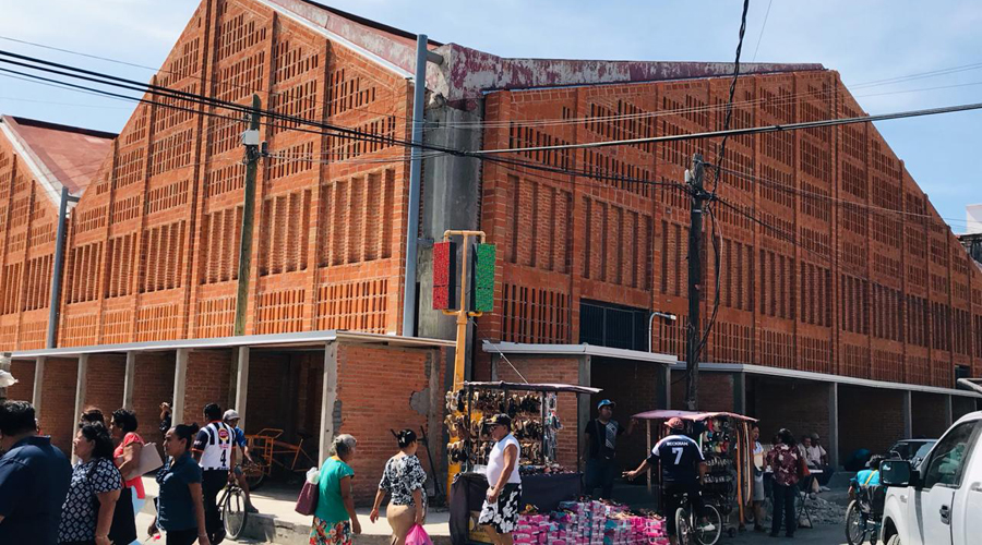 Locatarios reabrirán Mercado en Juchitán