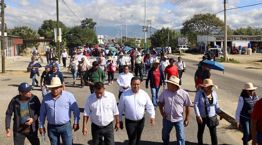“Sin pena ni gloria” movilización de Sección 22 | El Imparcial de Oaxaca