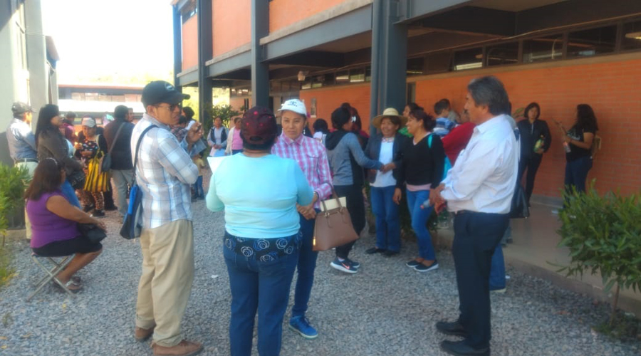 Vecinos de Agua Dulce protestan por fraude de lotes