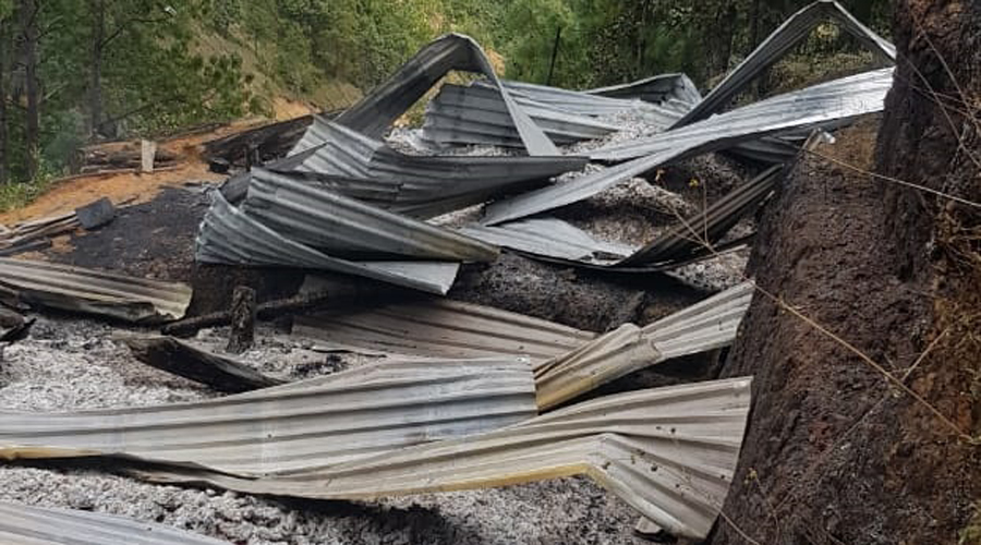 Conflicto en Atatlahuca deja 20 casas quemadas