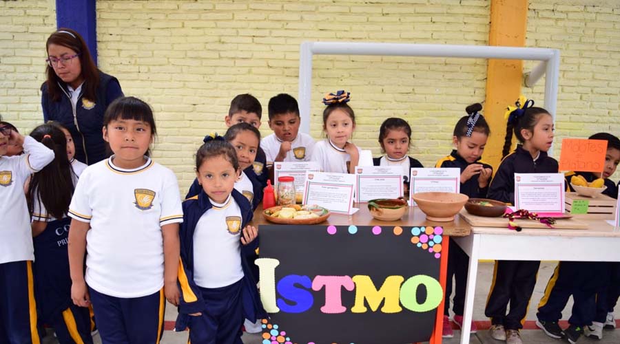 Muestra gastronómica en la Mixteca