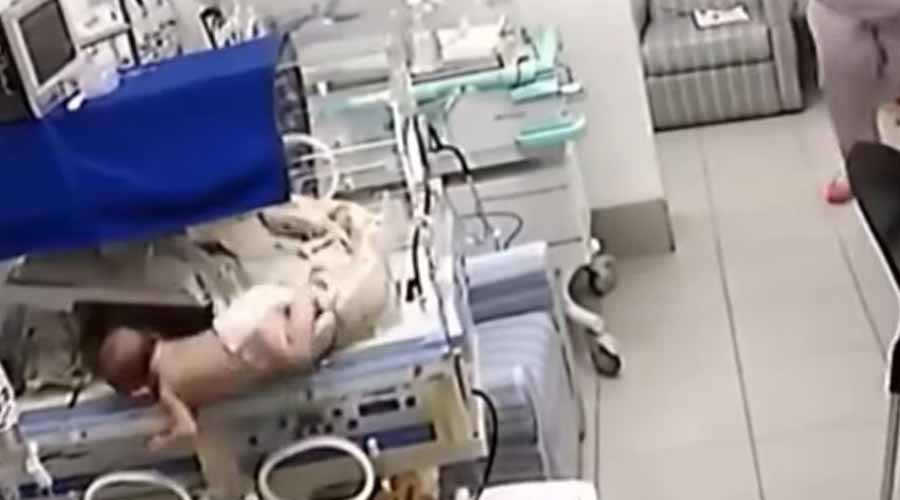 Video: Cae bebé de una incubadora por descuido de una enfermera | El Imparcial de Oaxaca