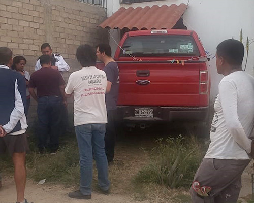 Convulsiona y estrella su camioneta contra vivienda | El Imparcial de Oaxaca