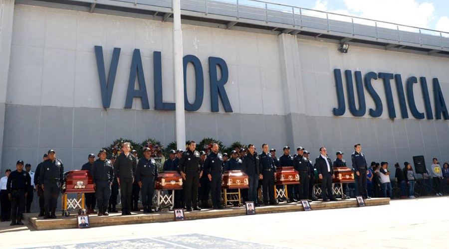 Rinden homenaje a policías caídos en Coatlán | El Imparcial de Oaxaca