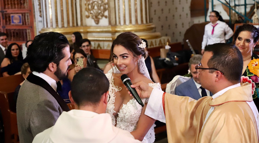 Claudia y Andrés unieron sus vidas en sagrado matrimonio