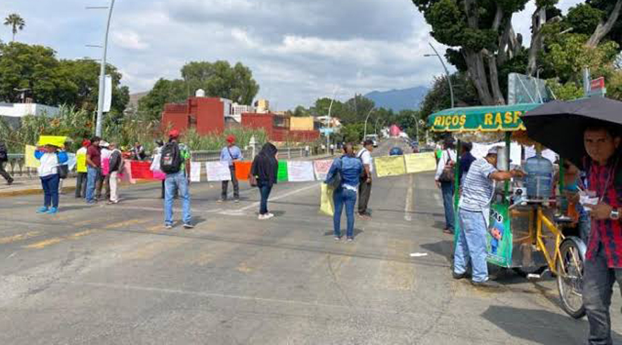 Sección 22 bloquea la zona norte de la capital | El Imparcial de Oaxaca