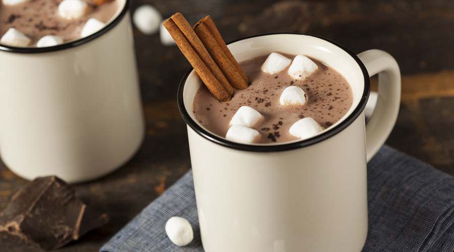 Cinco recetas de bebidas que puedes preparar esta temporada si no te agrada el ponche