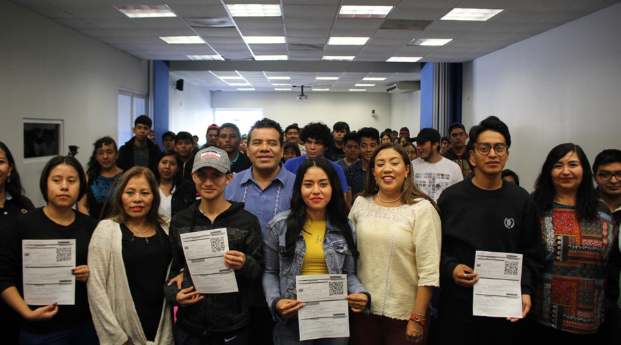 Otorgan más becas para nivel medio superior en la UABJO | El Imparcial de Oaxaca